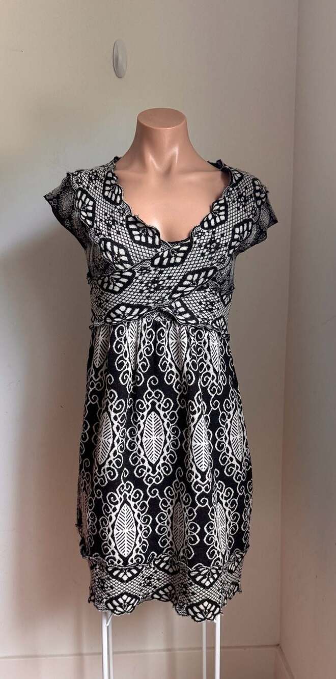 Anthropologie Knitted & Knotted Black and White Patterned Knit Cap Sleeve Dress